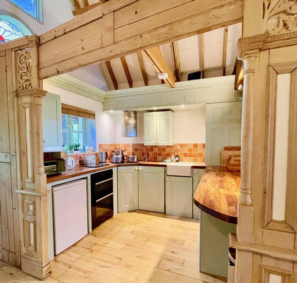 House On The Brooks Self Catering Holiday Let South Downs West Sussex Sleeps 14 Pulborough Exterior foto